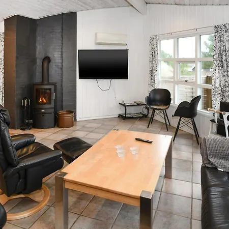 Nydelig Hjem I Med Wifi Feriehus Vejers Strand